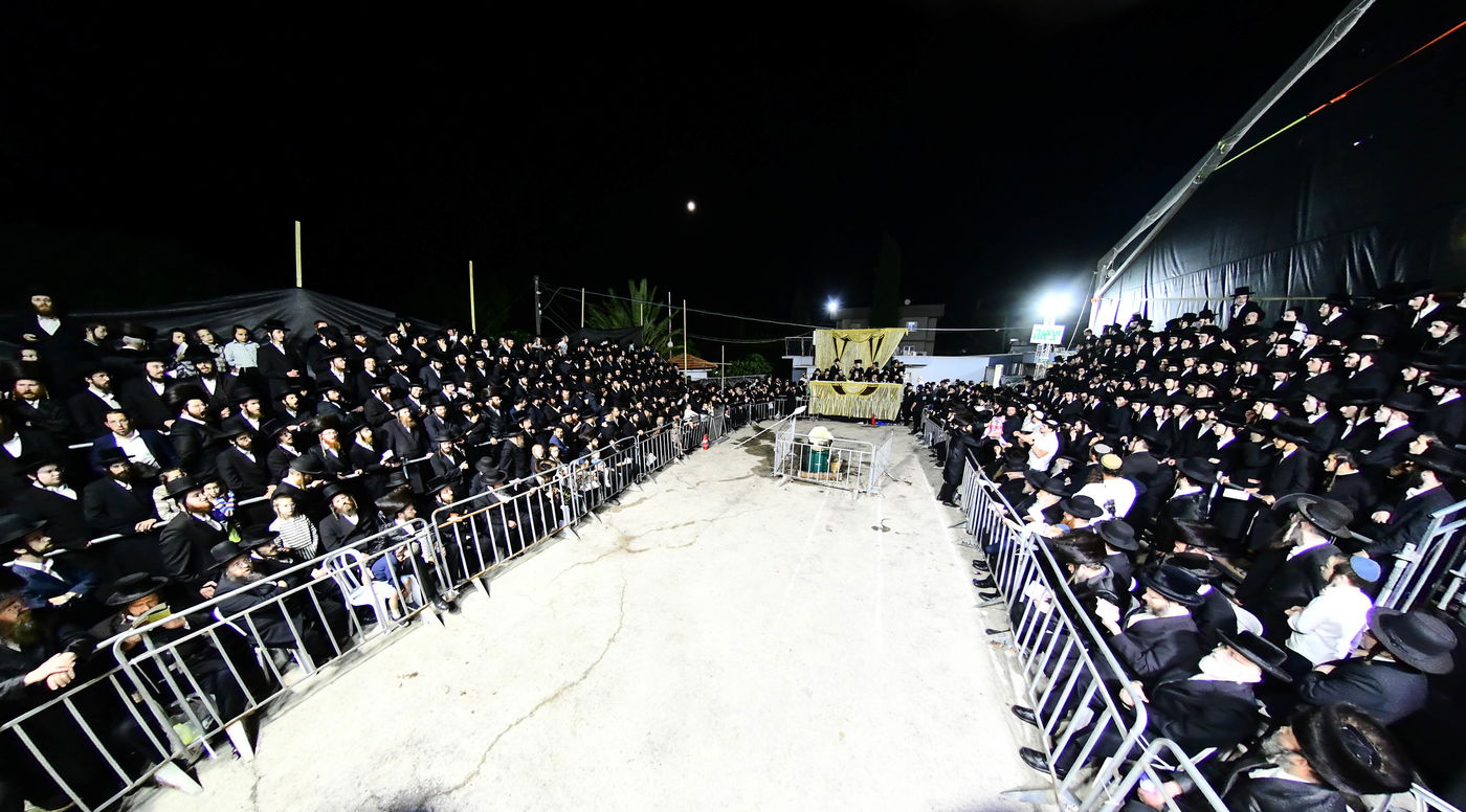 ל"ג בעומר בחצה"ק זוויעהיל