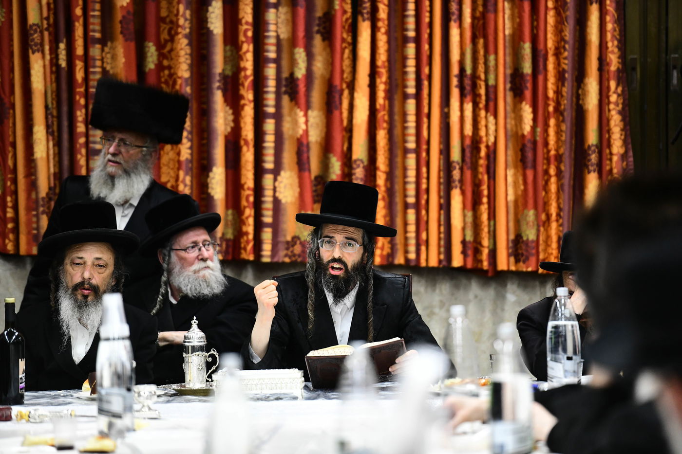 ל"ג בעומר בחצה"ק זוויעהיל