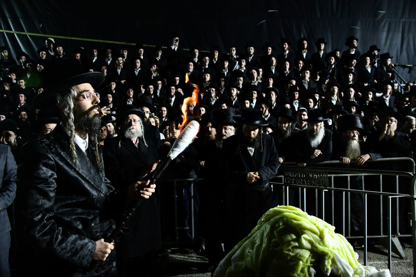 ל"ג בעומר בחצה"ק זוויעהיל