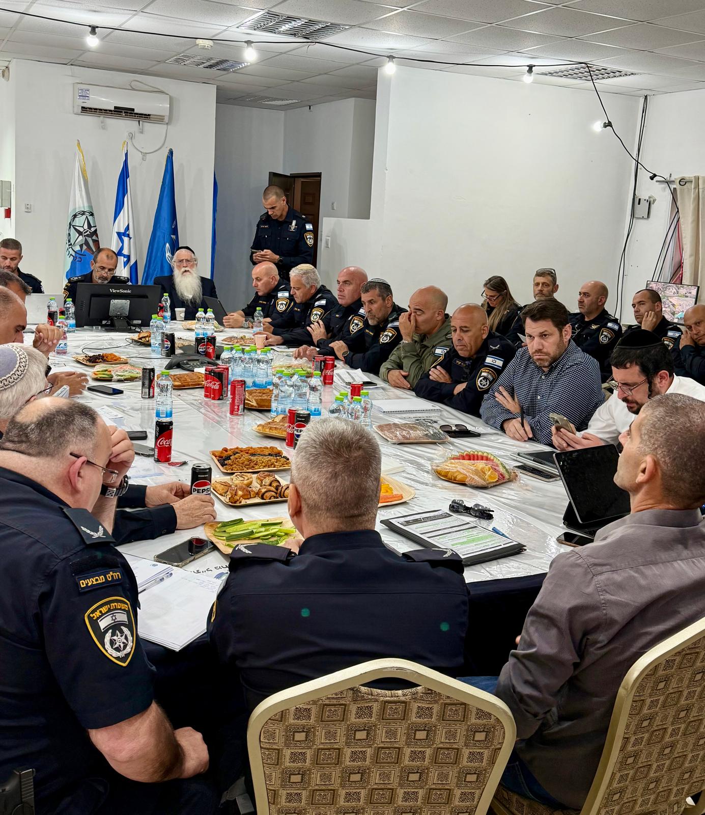 חדר מצב מרכזי בהר מירון לניהול התחבורה ציבורית בל"ג בעומר