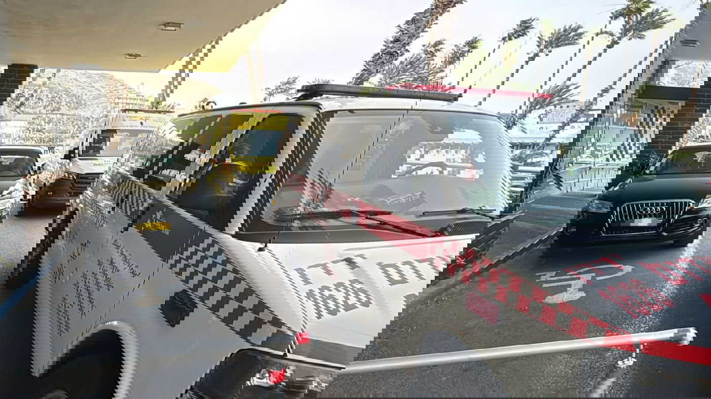 האמבולנס ליד הזירה