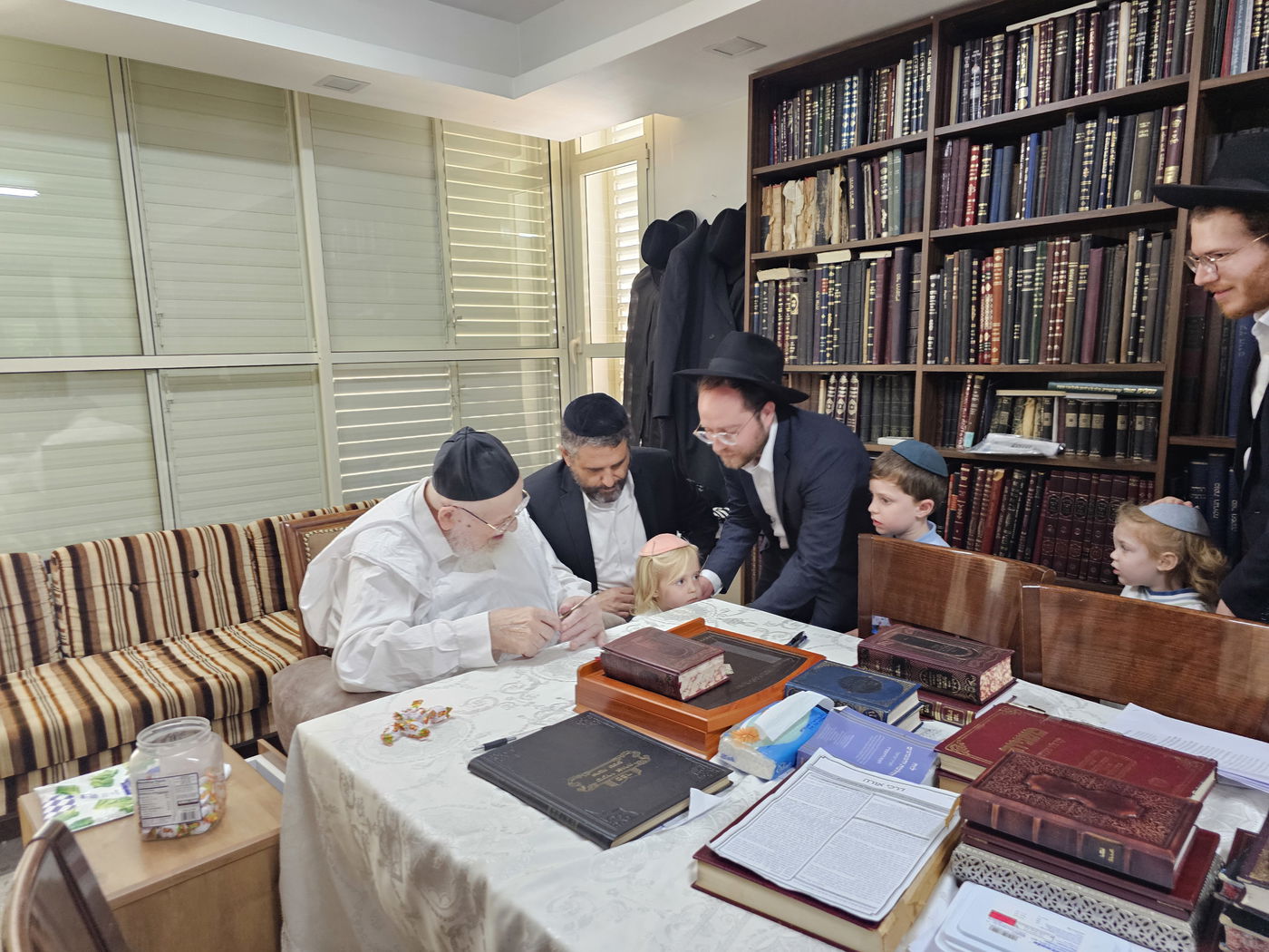 מראות ל"ג בעומר אצל הגאון רבי מאיר צבי ברגמן