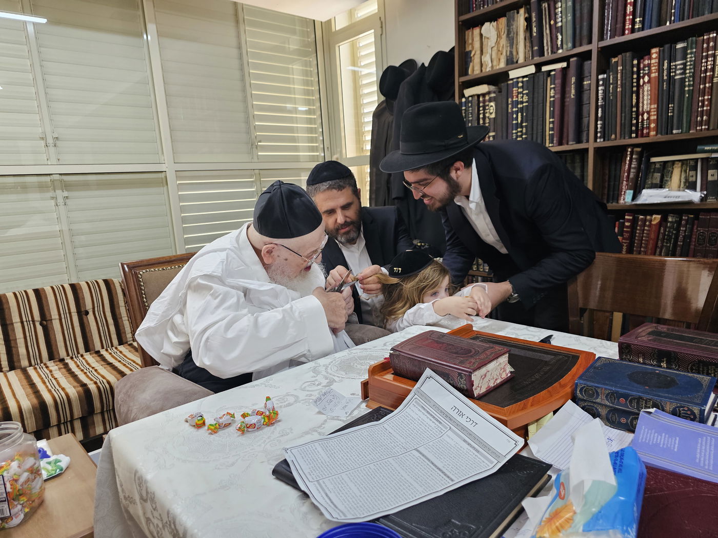 מראות ל"ג בעומר אצל הגאון רבי מאיר צבי ברגמן