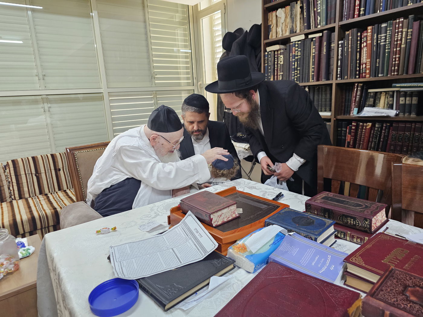 מראות ל"ג בעומר אצל הגאון רבי מאיר צבי ברגמן