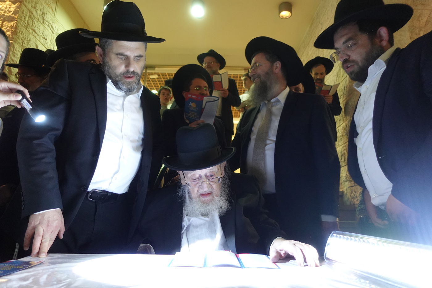 מראות ל"ג בעומר אצל הגאון רבי מאיר צבי ברגמן