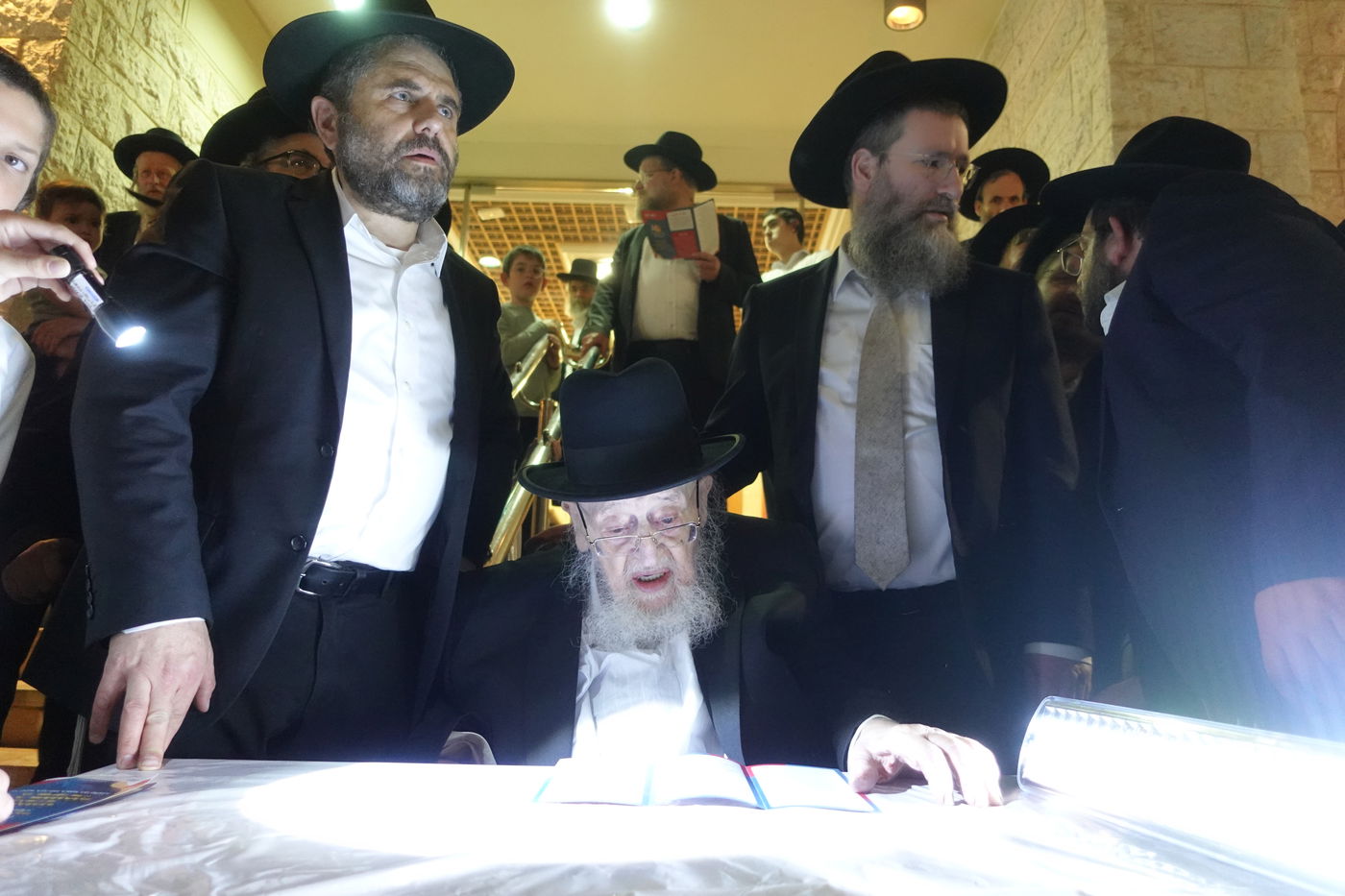 מראות ל"ג בעומר אצל הגאון רבי מאיר צבי ברגמן