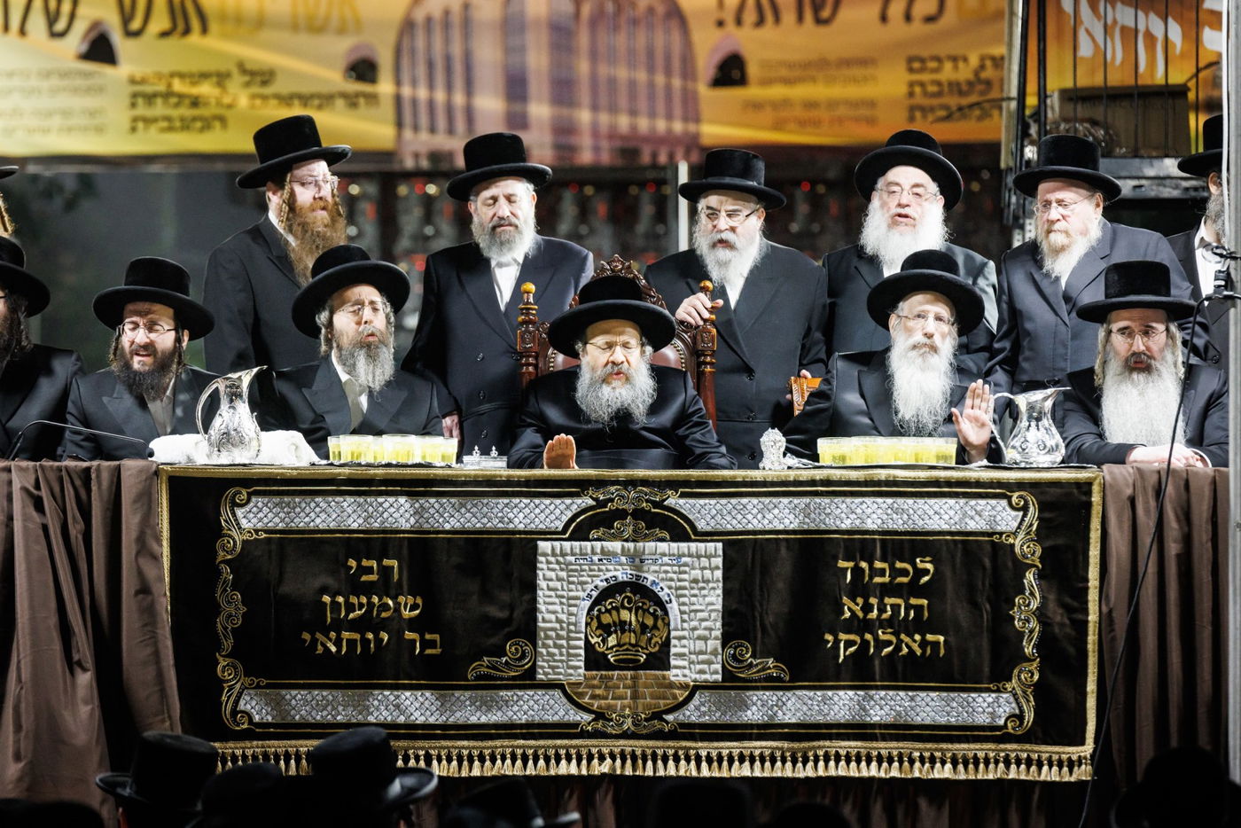 מעמד ההדלקה ע"י האדמו"ר מבאבוב - 45 ליל ל"ג בעומר