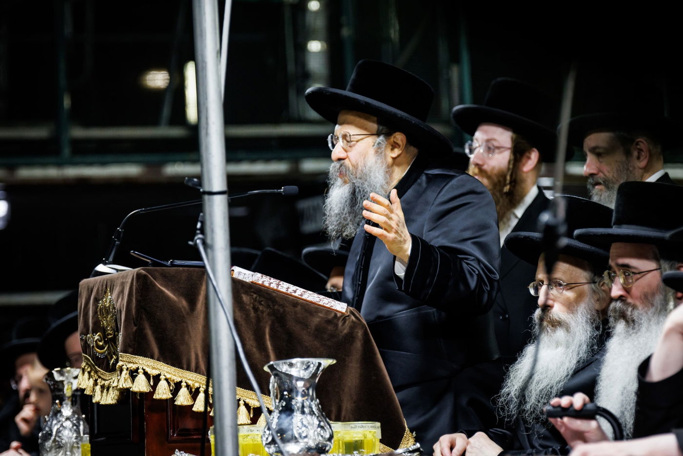 מעמד ההדלקה ע"י האדמו"ר מבאבוב - 45 ליל ל"ג בעומר