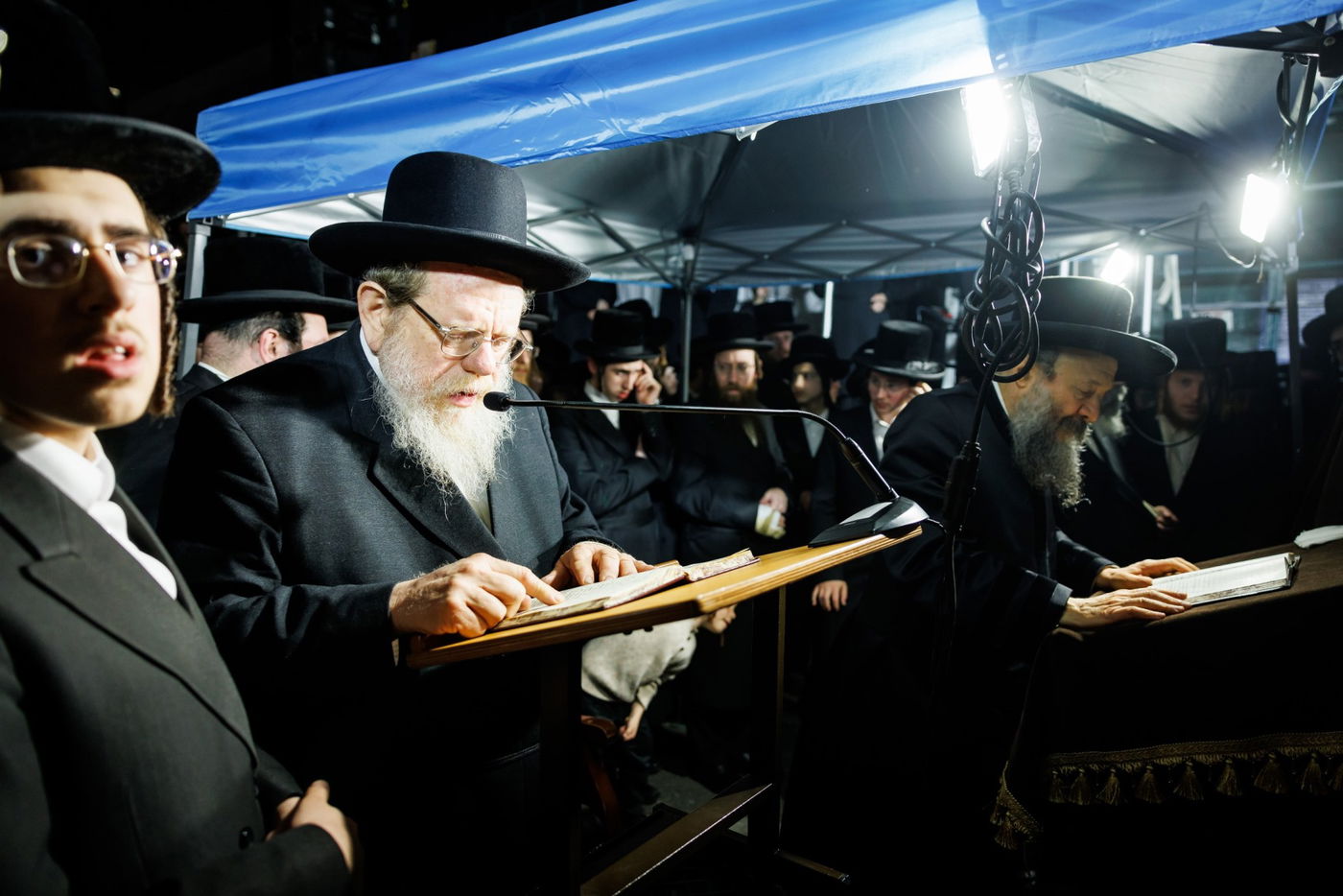 מעמד ההדלקה ע"י האדמו"ר מבאבוב - 45 ליל ל"ג בעומר