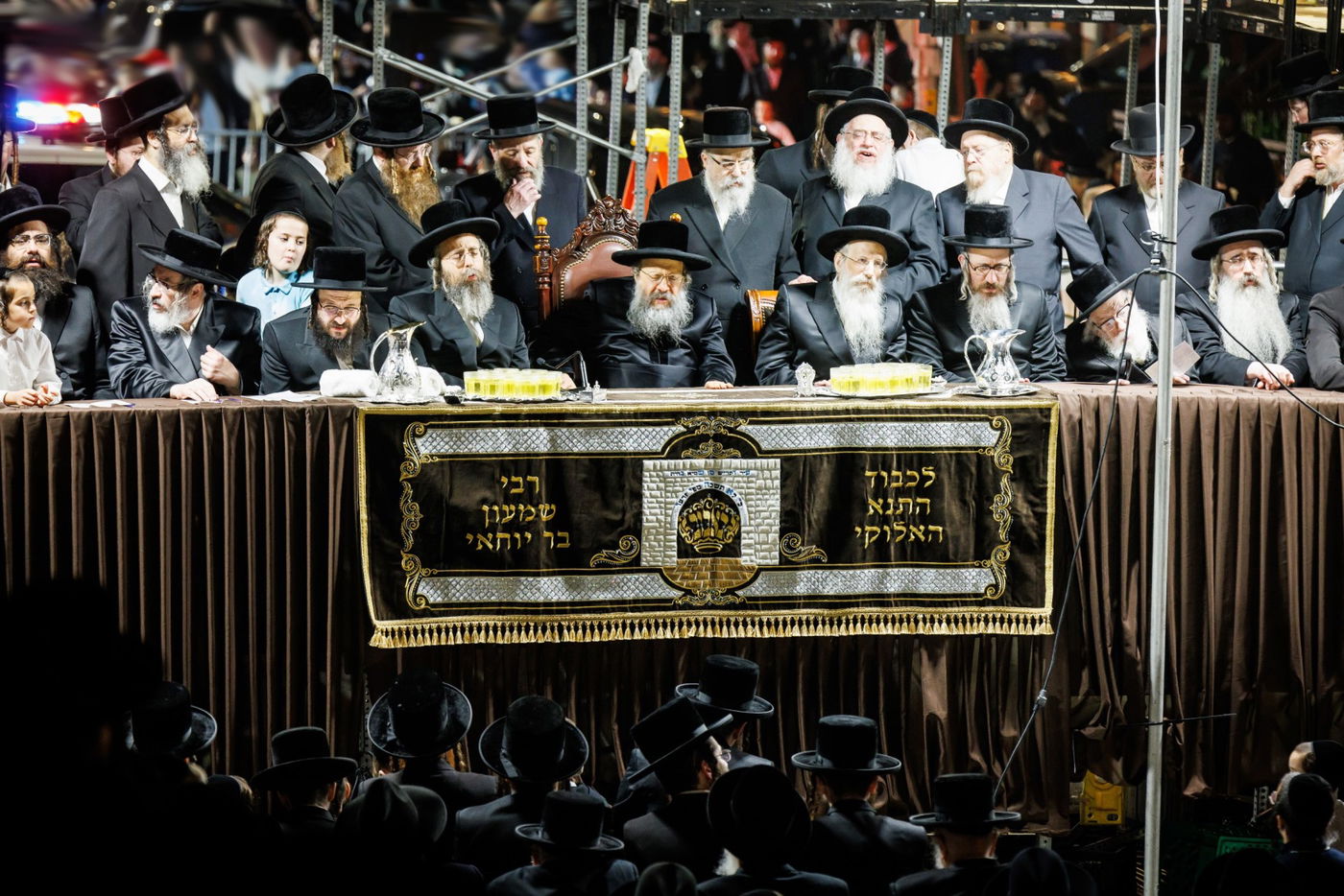 מעמד ההדלקה ע"י האדמו"ר מבאבוב - 45 ליל ל"ג בעומר