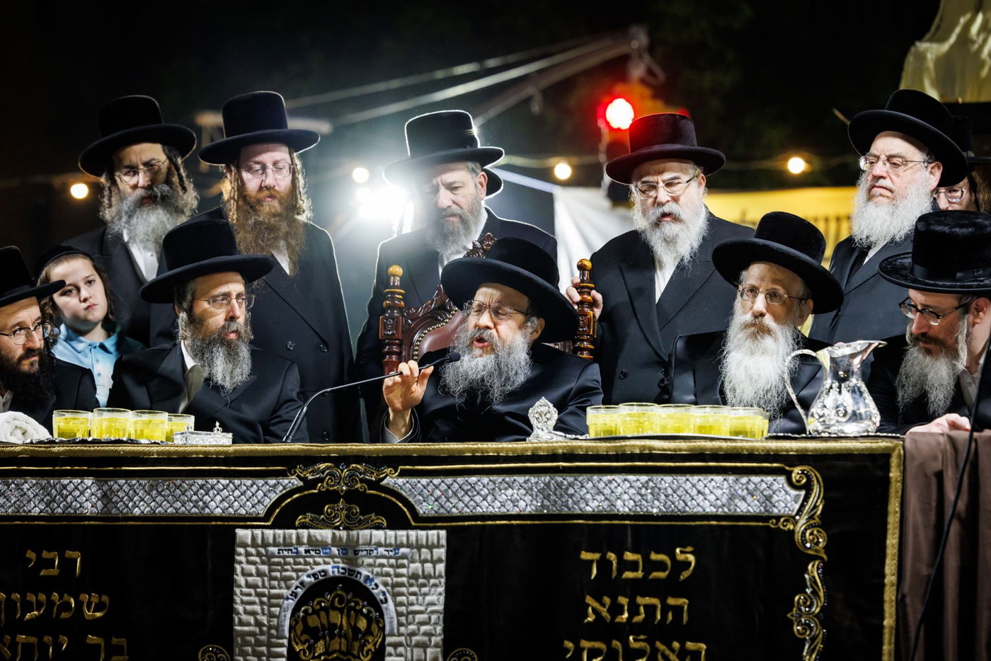 מעמד ההדלקה ע"י האדמו"ר מבאבוב - 45 ליל ל"ג בעומר