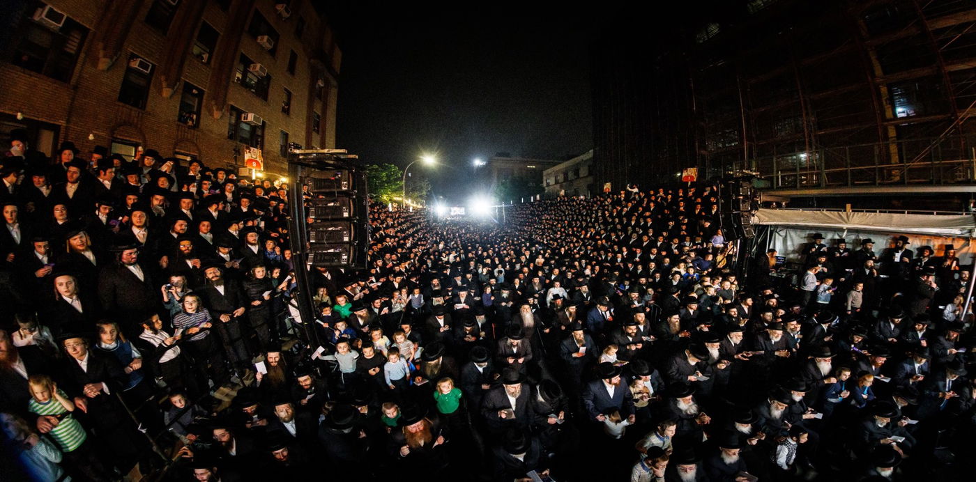 מעמד ההדלקה ע"י האדמו"ר מבאבוב - 45 ליל ל"ג בעומר