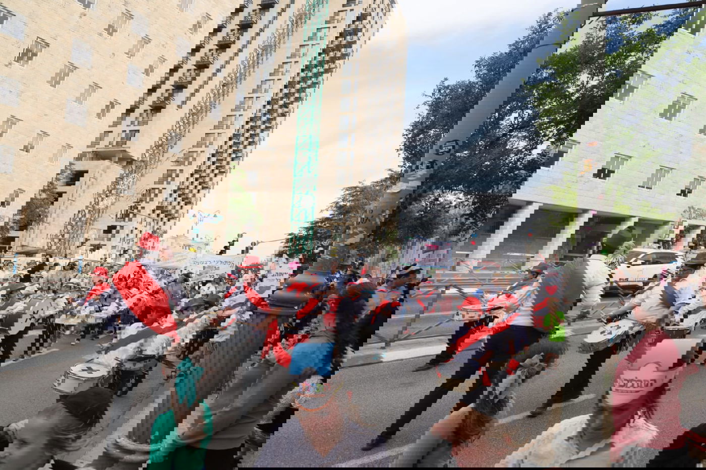 ברחוב ההפגנות בירושלים: ילדים והוריהם צעדו לכבודו של רשב"י