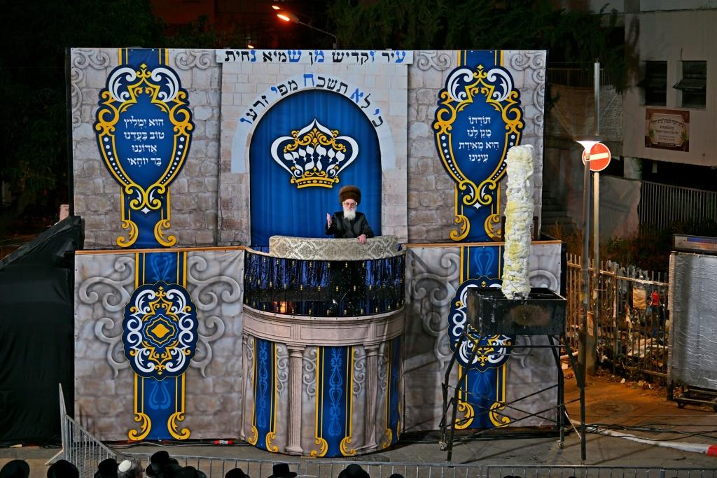 ל"ג בעומר בחצה"ק ויז'ניץ