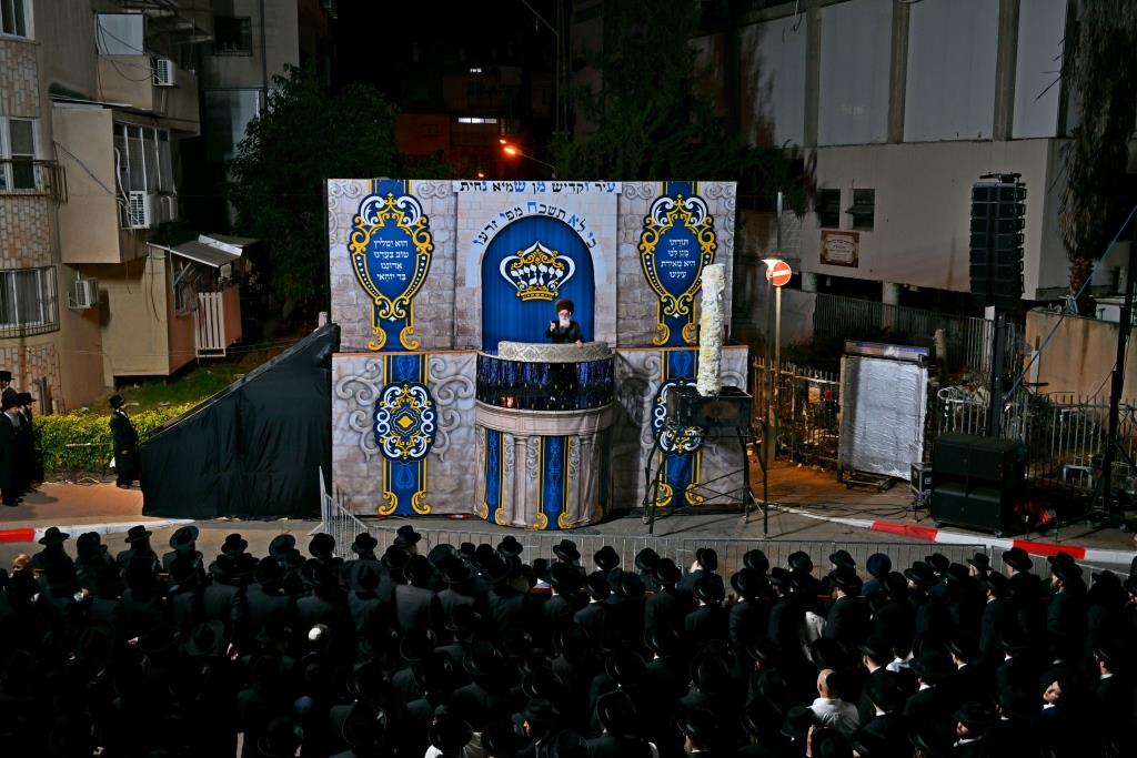 ל"ג בעומר בחצה"ק ויז'ניץ