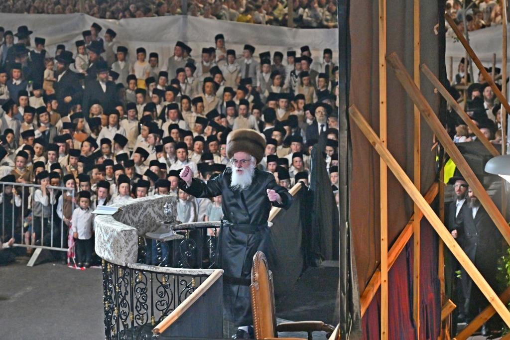 ל"ג בעומר בחצה"ק ויז'ניץ