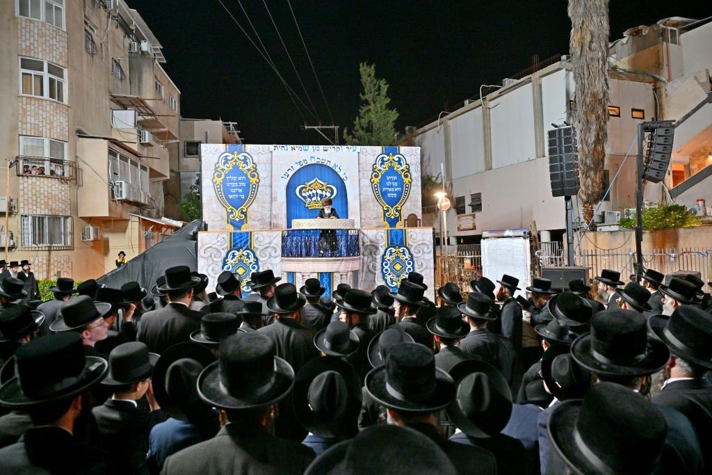 ל"ג בעומר בחצה"ק ויז'ניץ