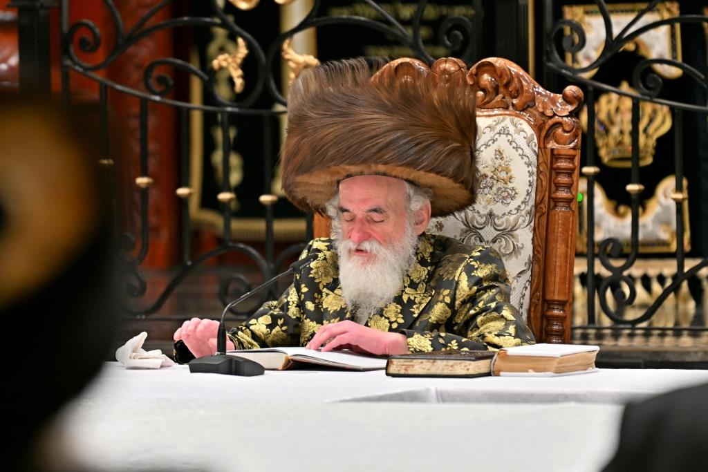 ל"ג בעומר בחצה"ק ויז'ניץ