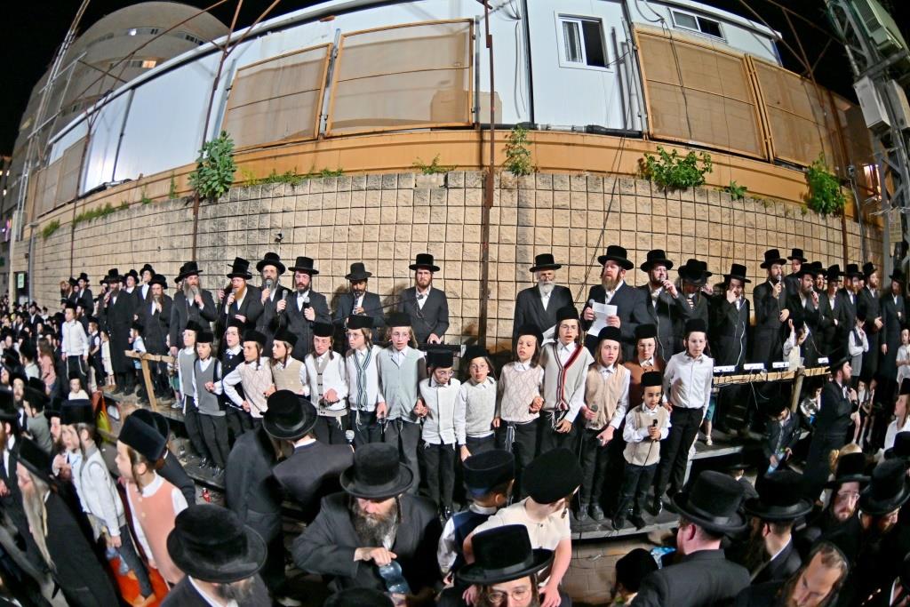 ל"ג בעומר בחצה"ק ויז'ניץ