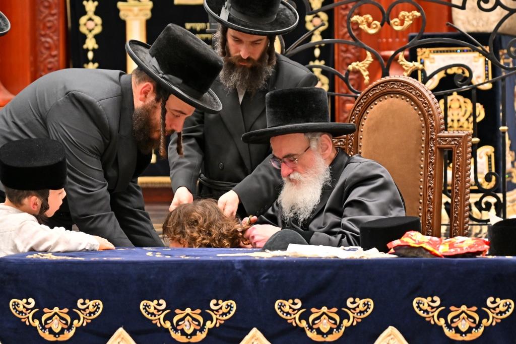 ל"ג בעומר בחצה"ק ויז'ניץ