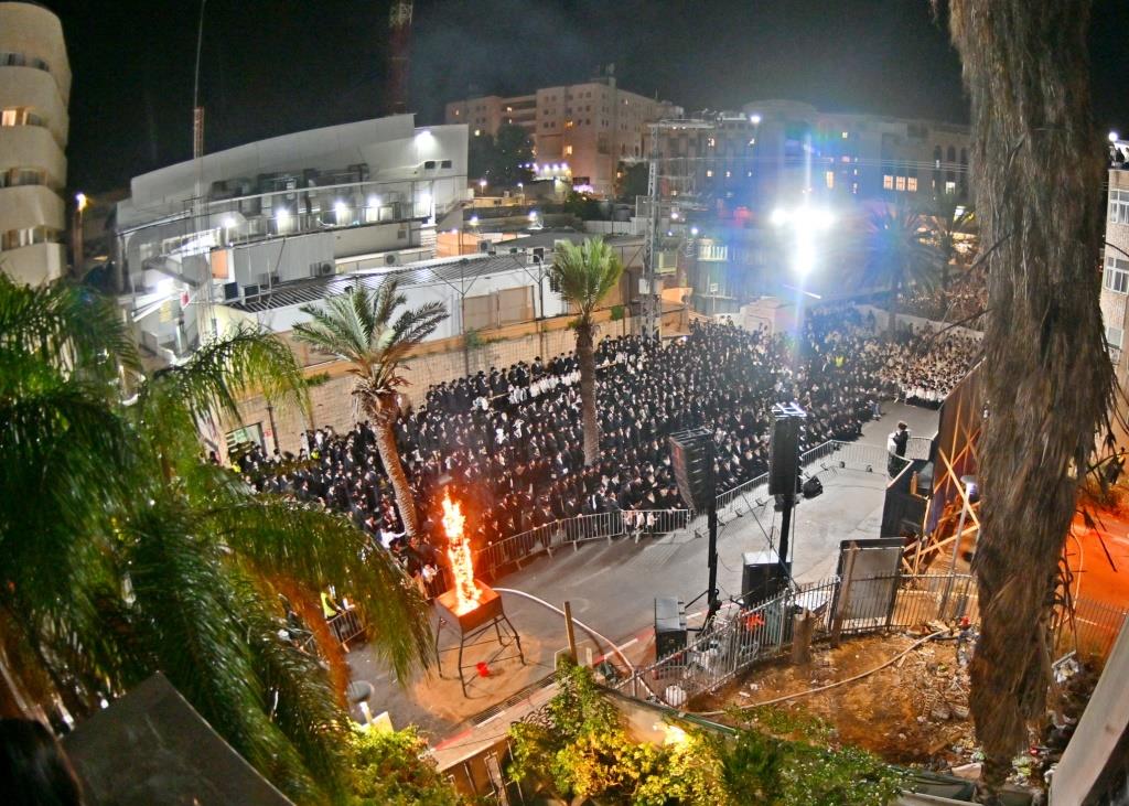 ל"ג בעומר בחצה"ק ויז'ניץ