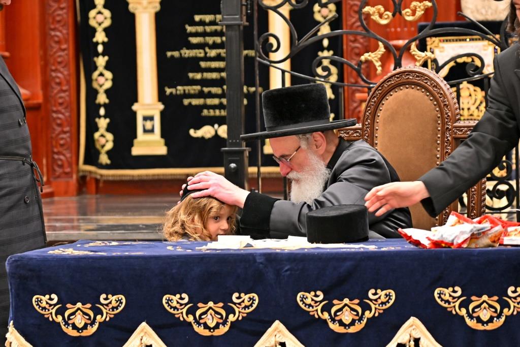 ל"ג בעומר בחצה"ק ויז'ניץ