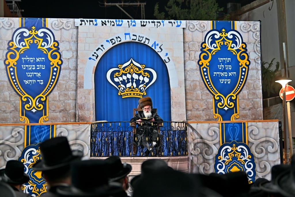 ל"ג בעומר בחצה"ק ויז'ניץ