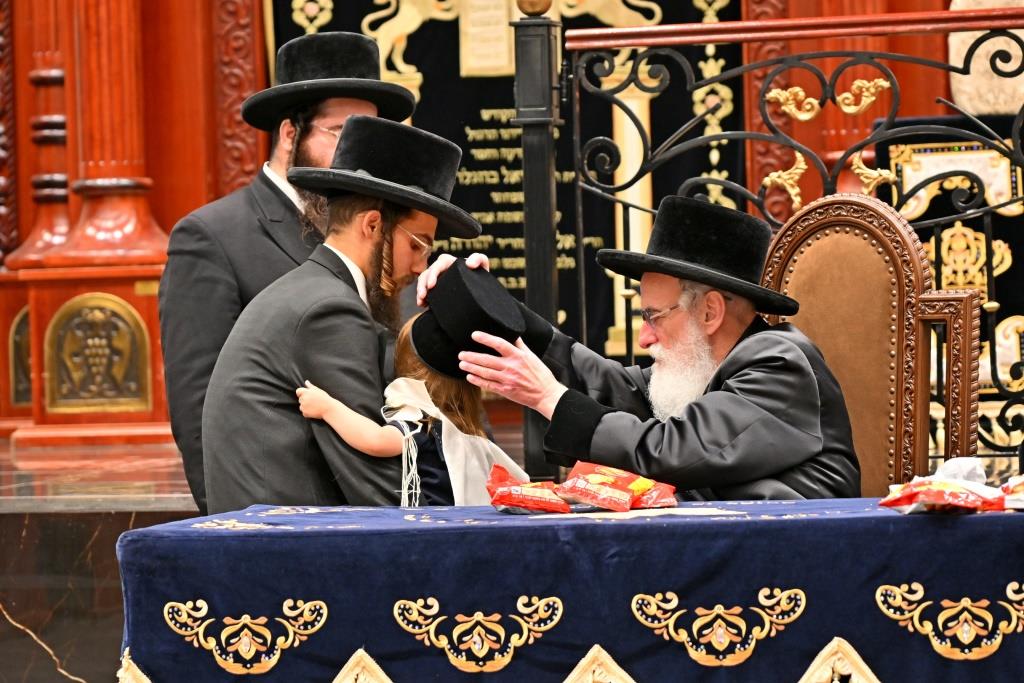 ל"ג בעומר בחצה"ק ויז'ניץ