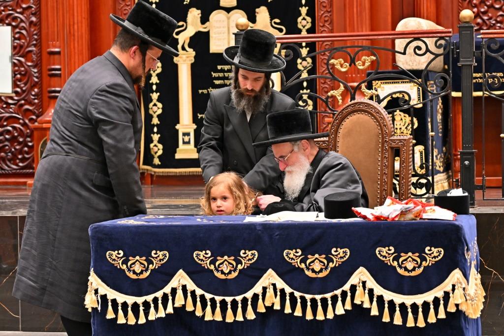 ל"ג בעומר בחצה"ק ויז'ניץ