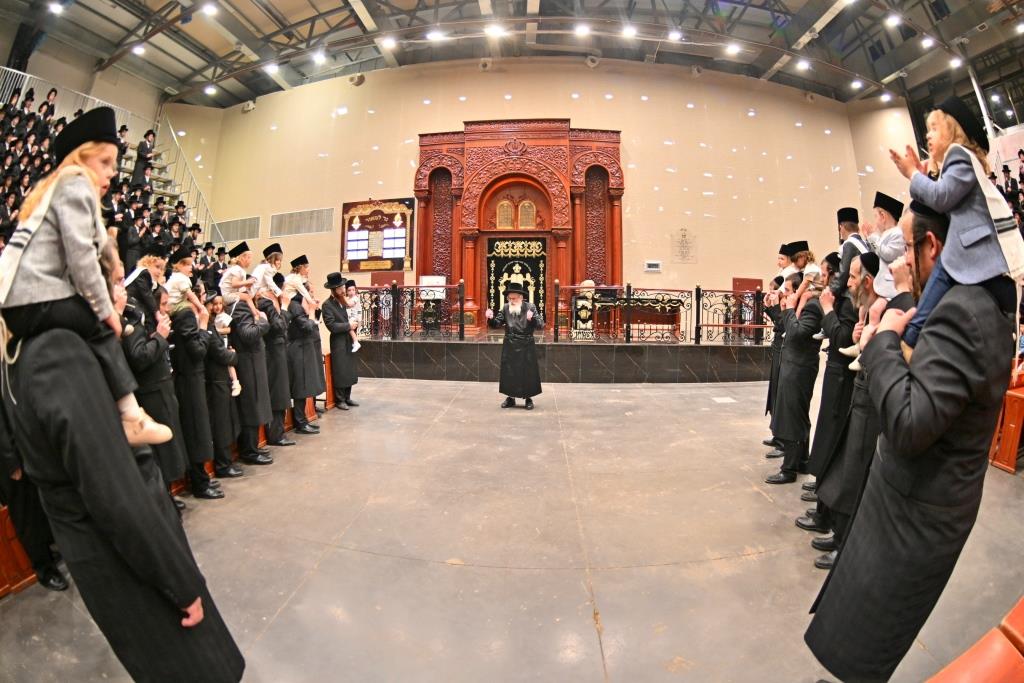 ל"ג בעומר בחצה"ק ויז'ניץ