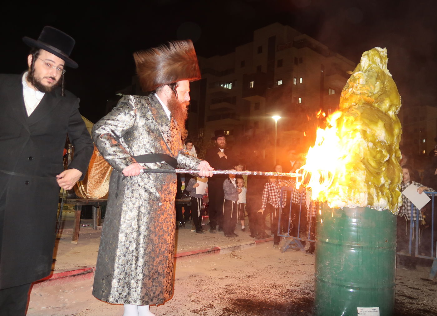 ל"ג בעומר בחצה"ק מיאלען