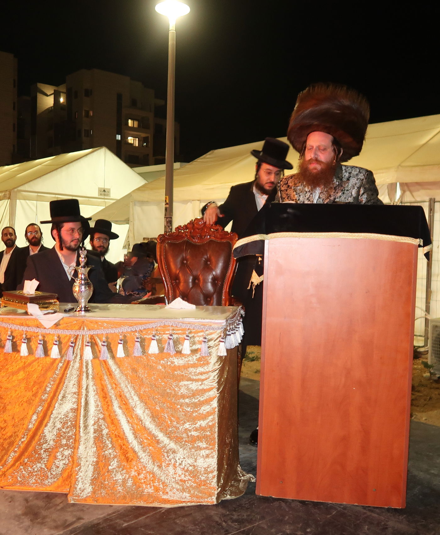 ל"ג בעומר בחצה"ק מיאלען