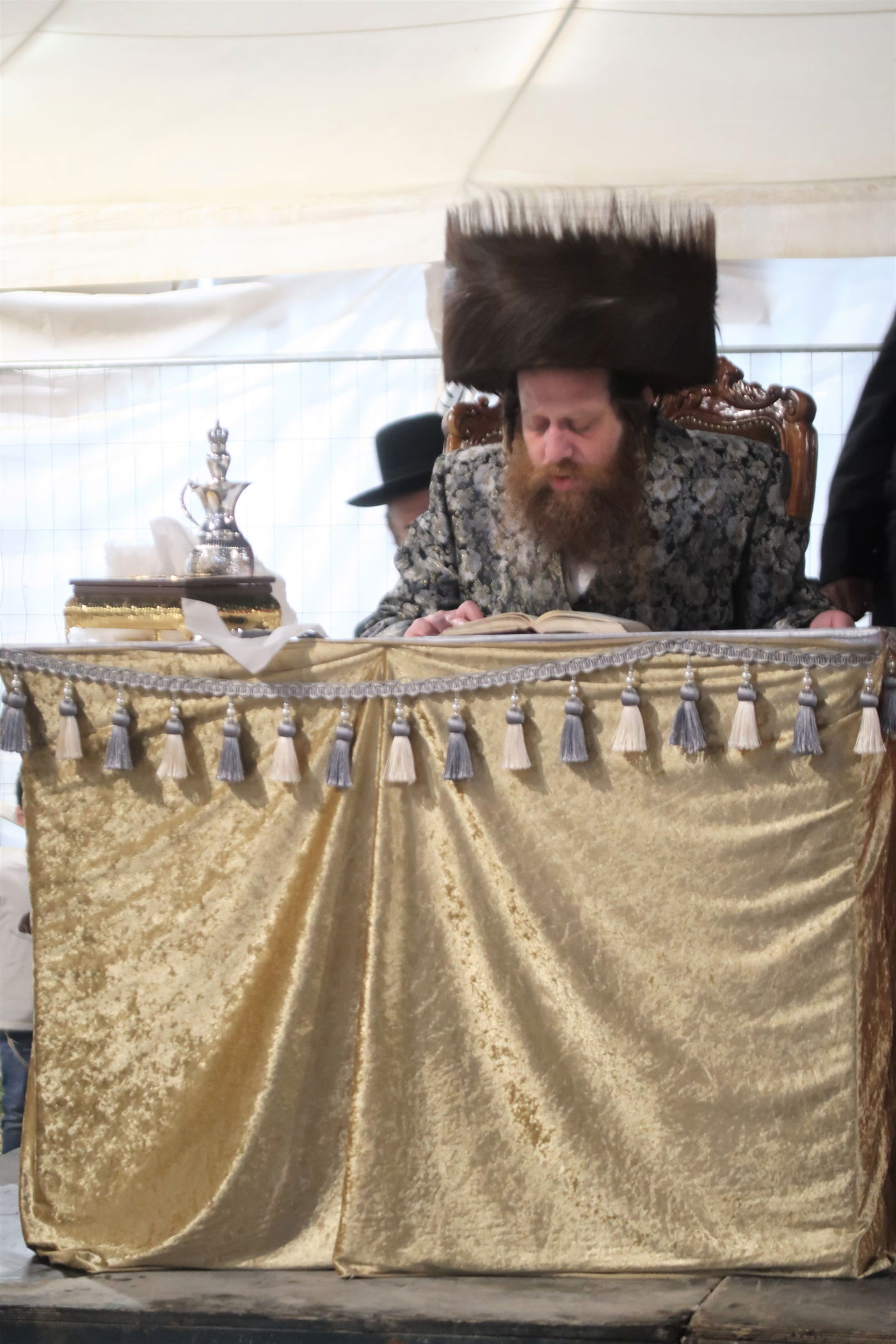 ל"ג בעומר בחצה"ק מיאלען