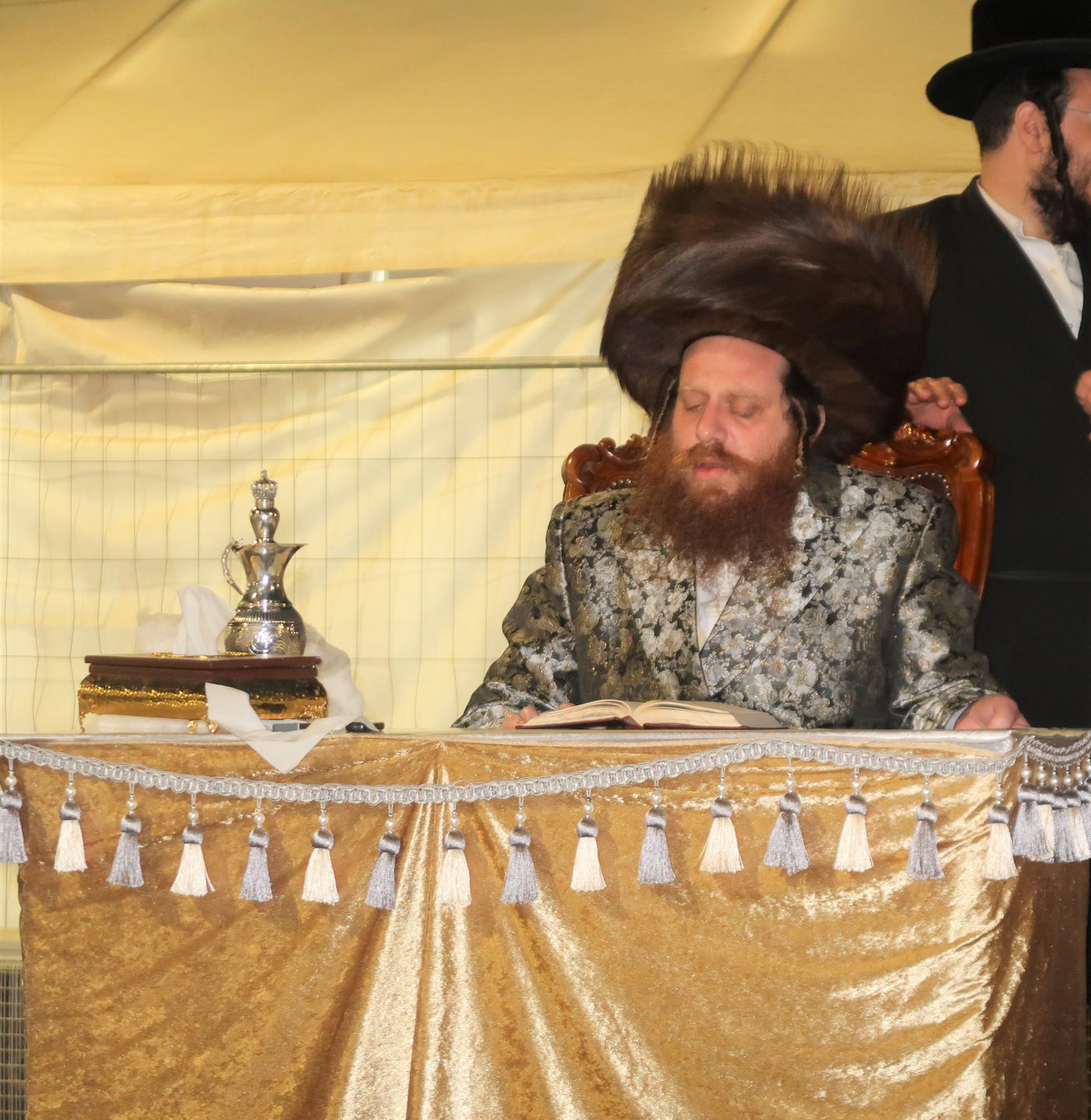 ל"ג בעומר בחצה"ק מיאלען