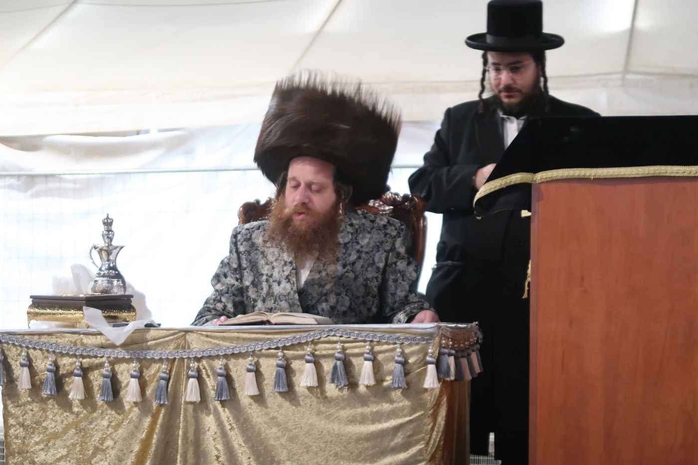 ל"ג בעומר בחצה"ק מיאלען