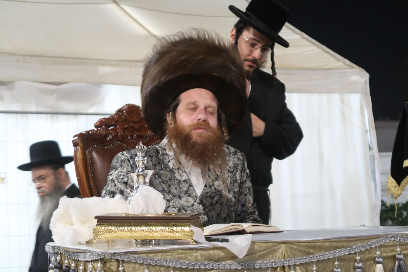 ל"ג בעומר בחצה"ק מיאלען