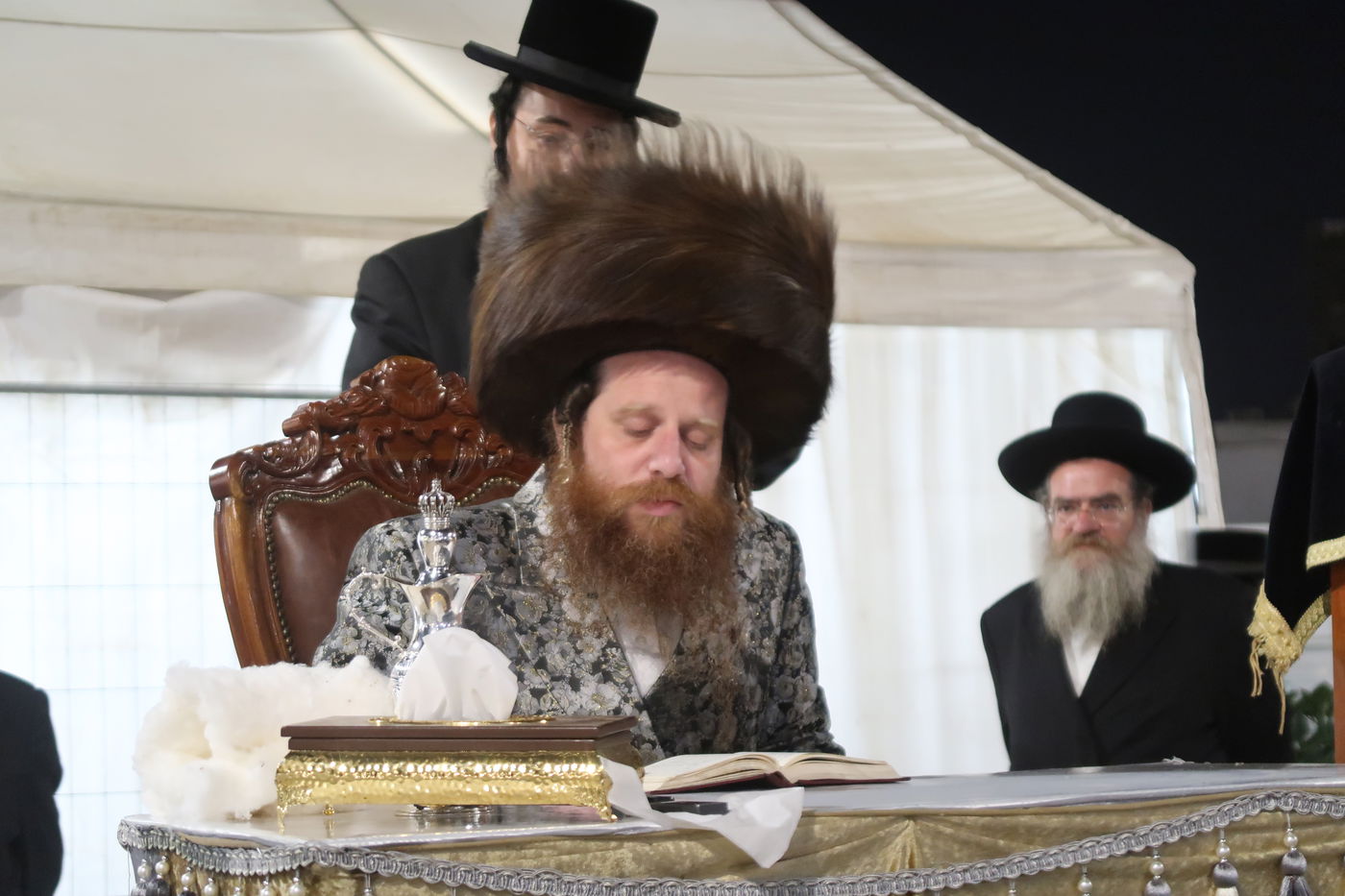 ל"ג בעומר בחצה"ק מיאלען