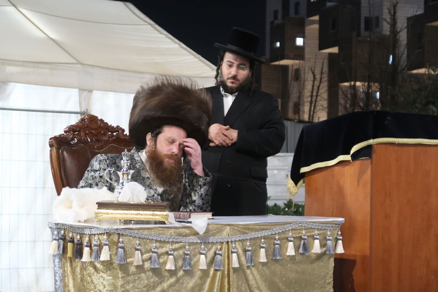 ל"ג בעומר בחצה"ק מיאלען