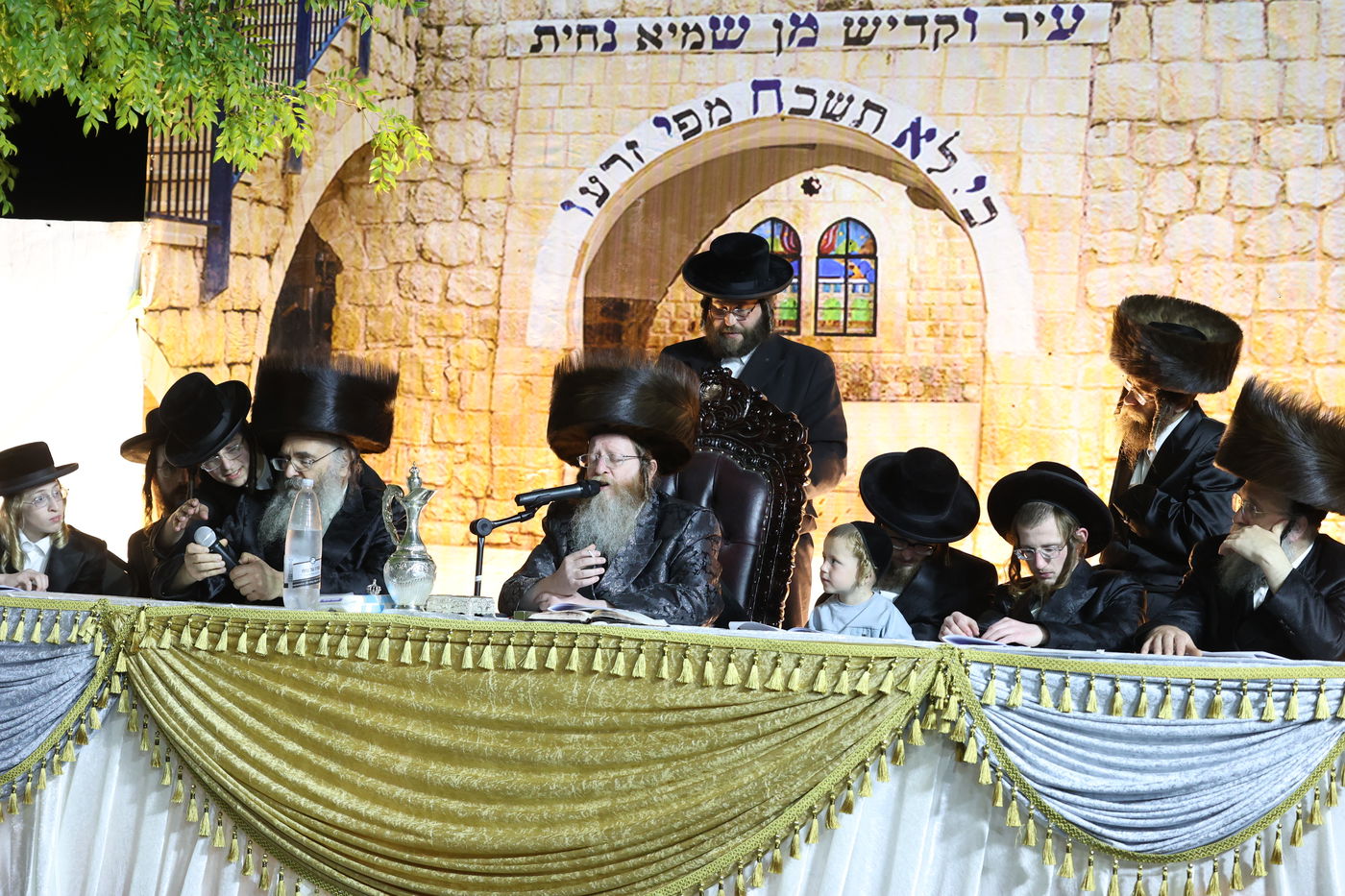 ל"ג בעומר בחצה"ק טרבישאן