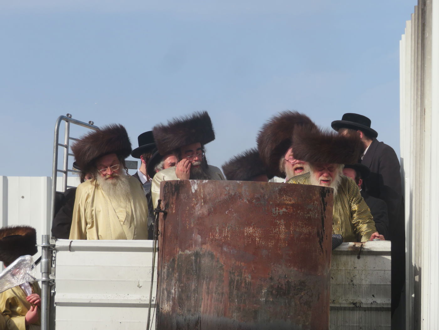 האדמו"ר מתולדות אהרן בהדלקה במירון תשפ"ה