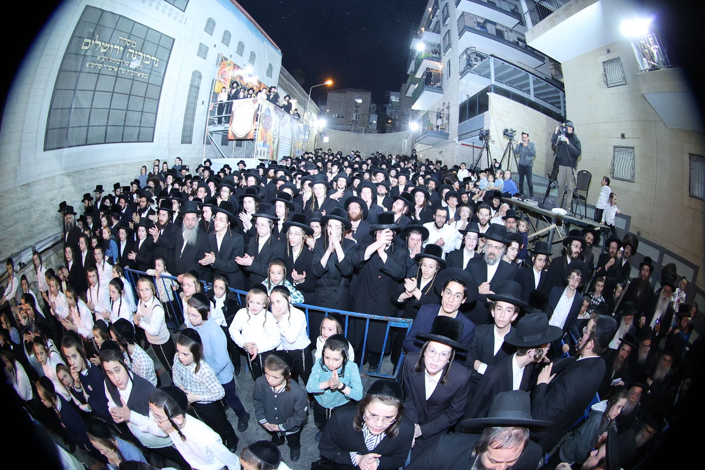 ל"ג בעומר בחצה"ק נדבורנה ירושלים