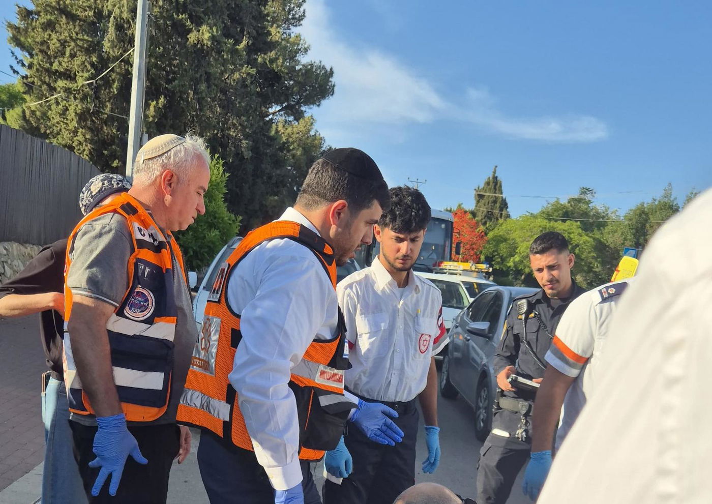 בזירת התאונה עם פצועה: ראש העיר החרדי העניק טיפול רפואי
