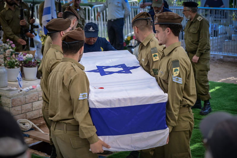 "תודה לאלוקים", בכה האב השכול מעל הקבר הטרי של בנו היחיד