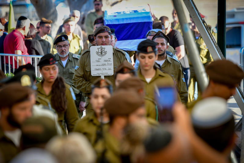 "תודה לאלוקים", בכה האב השכול מעל הקבר הטרי של בנו היחיד