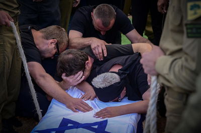 "תודה לאלוקים", בכה האב השכול מעל הקבר הטרי של בנו היחיד