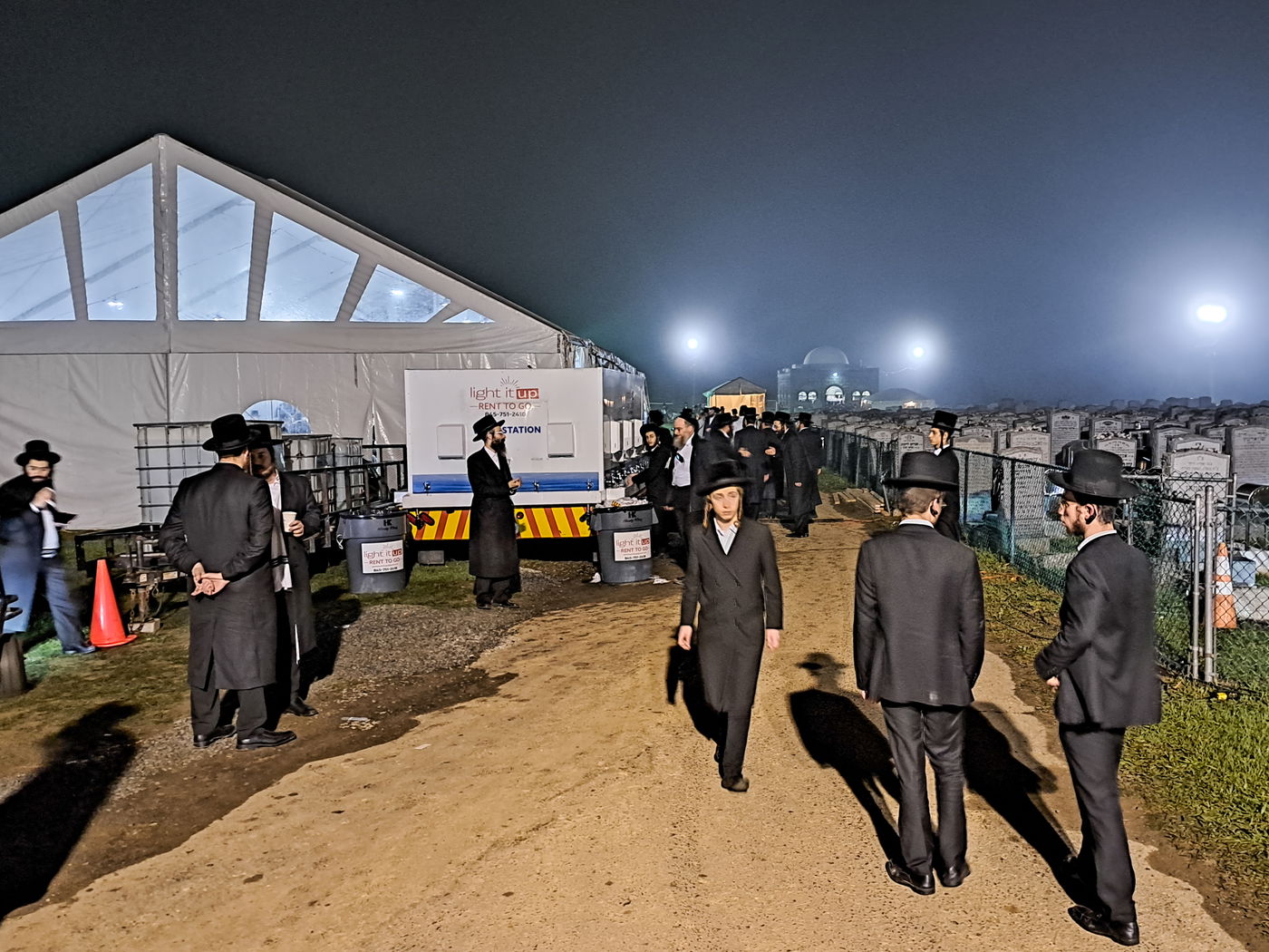 אלפי ישראל בעליה לציון הרה"ק מבאבוב זצ"ל בליל ל"ג בעומר תשפ"ה