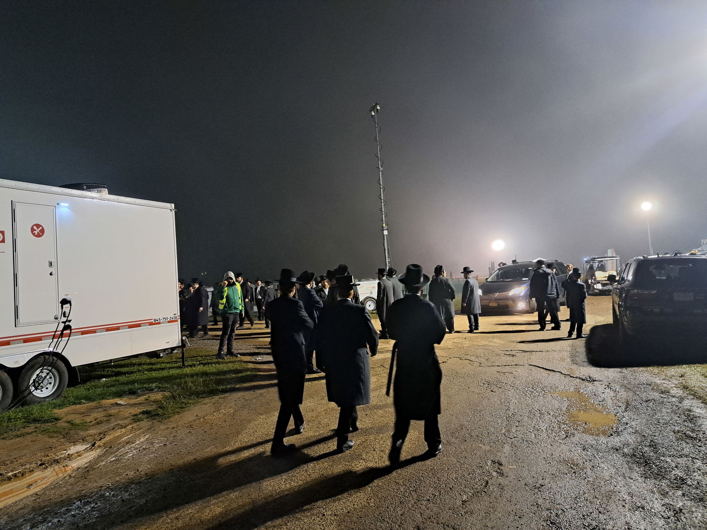 אלפי ישראל בעליה לציון הרה"ק מבאבוב זצ"ל בליל ל"ג בעומר תשפ"ה