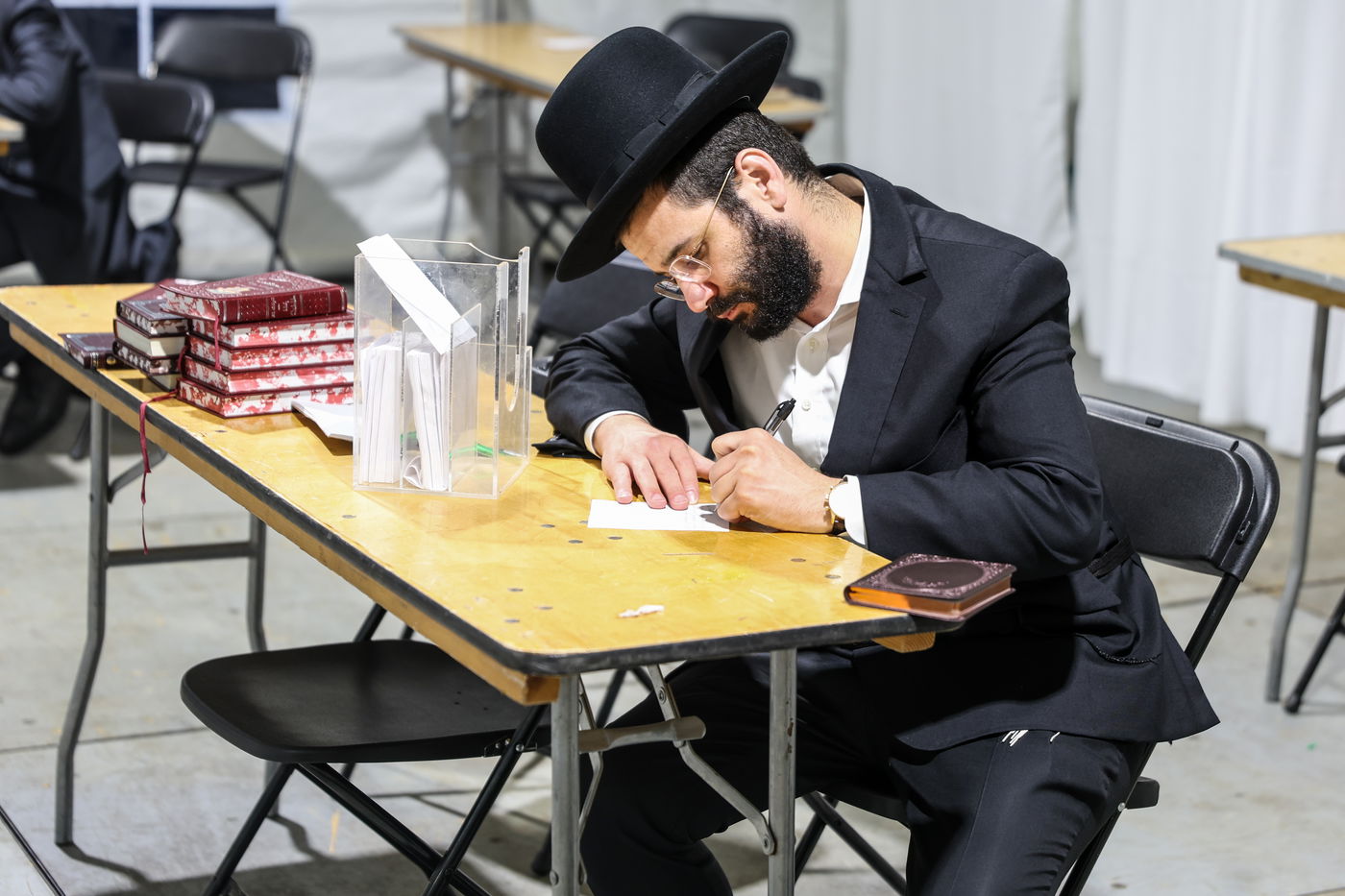 אלפי ישראל בעליה לציון הרה"ק מבאבוב זצ"ל בליל ל"ג בעומר תשפ"ה