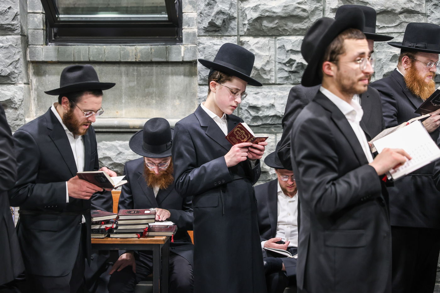 אלפי ישראל בעליה לציון הרה"ק מבאבוב זצ"ל בליל ל"ג בעומר תשפ"ה