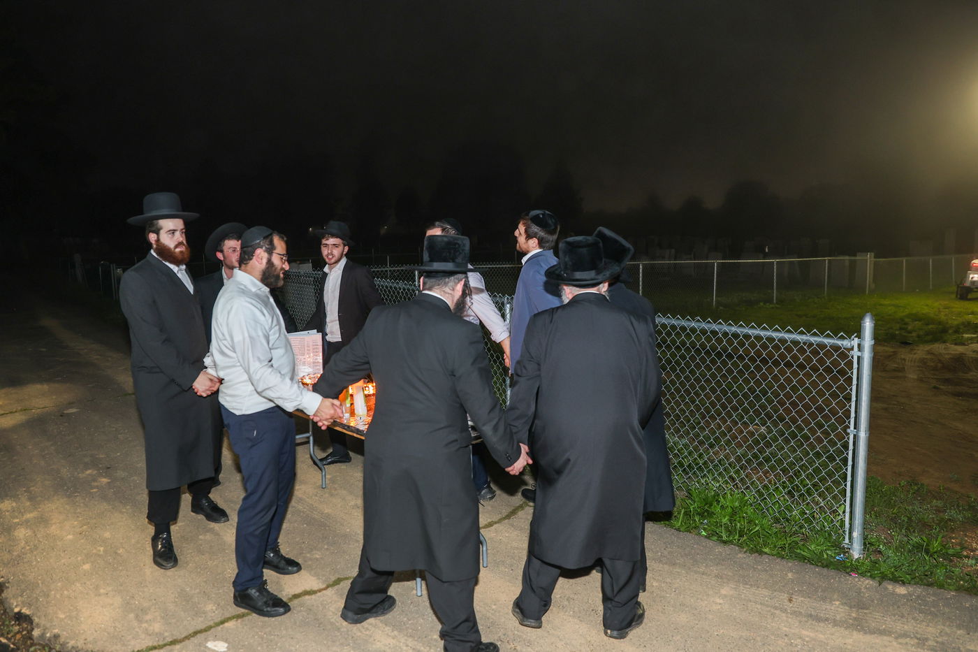 אלפי ישראל בעליה לציון הרה"ק מבאבוב זצ"ל בליל ל"ג בעומר תשפ"ה